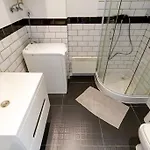 Bright Design Riverside By Nw Apartment