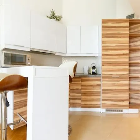 Bright Design Riverside By Nw