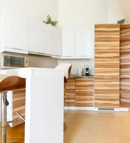 Bright Design Riverside By Nw