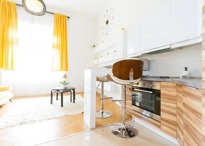 Bright Design Riverside By Nw Apartment *