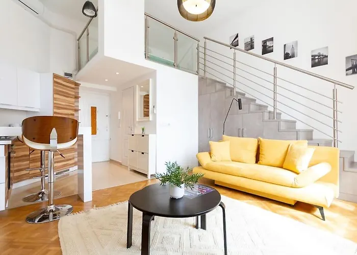 Bright Design Riverside By Nw Apartment